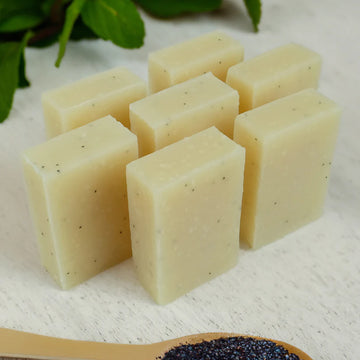 Friendly Soap Naked & Natural - Peppermint & Poppy Seeds Soap 95g